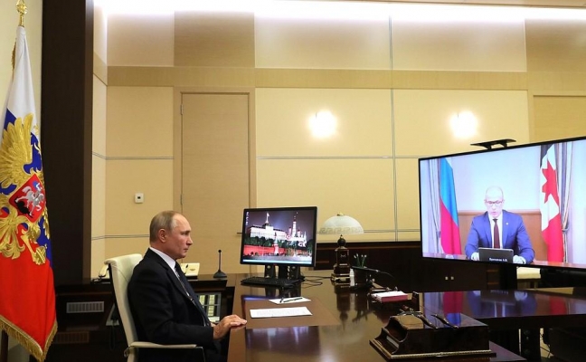 Владимир Путин попросил главу Удмуртии следить за ростом цен в республике