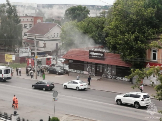 Вспыхнул пожар в кафе «Мангал» в Ижевске