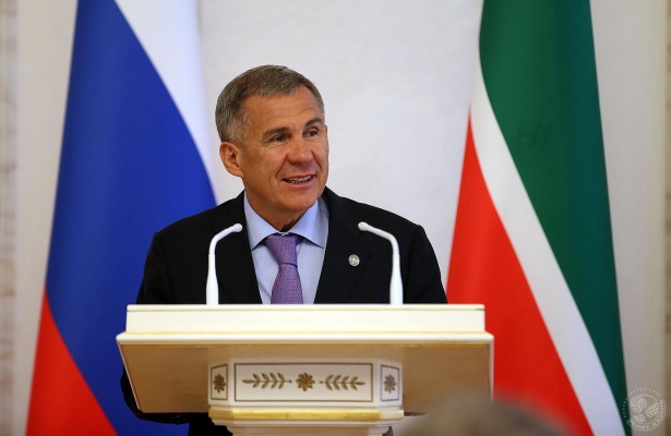 Глава Татарстана назвал неправильным решение об отмене масочного режима в Удмуртии