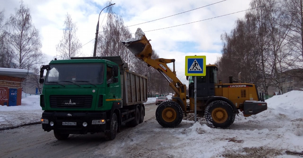 За минувшие сутки из Ижевска вывезли почти 4 тысячи кубометров снега