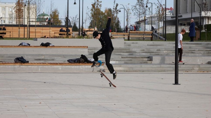 Александр Бречалов призвал ижевских скейтбордистов уважать город, жителей и самих себя