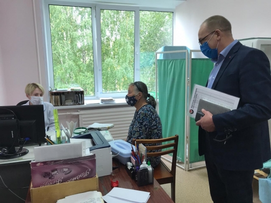 Власти Удмуртии проверяют организацию работы с пациентами в поликлиниках