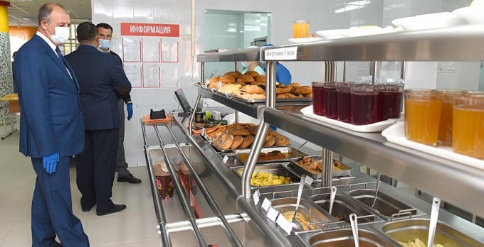 С начала года в Удмуртии провели 350 проверок качества питания в школах 