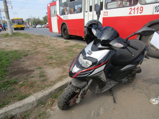 82-летний водитель скутера получил травмы по вине пьяной автоледи в Ижевске
