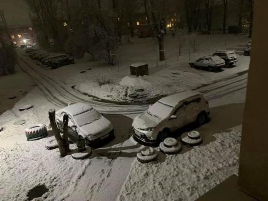 ГИБДД Глазова просит жителей города не пользоваться автомобилями из-за выпавшего снега
