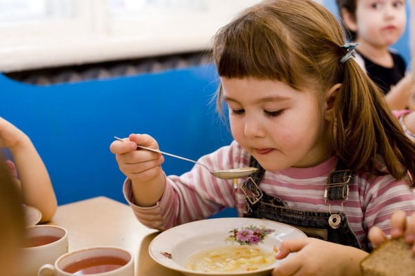 Власти Ижевска: цены на питание в детсадах при аутсорсинге не увеличатся  
