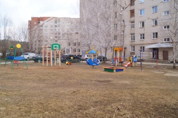 Детские площадки во дворах Ижевска передадут жителям безвозмездно