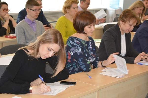 Более 1,5 млн рублей выделят в Удмуртии на повышение квалификации чиновников