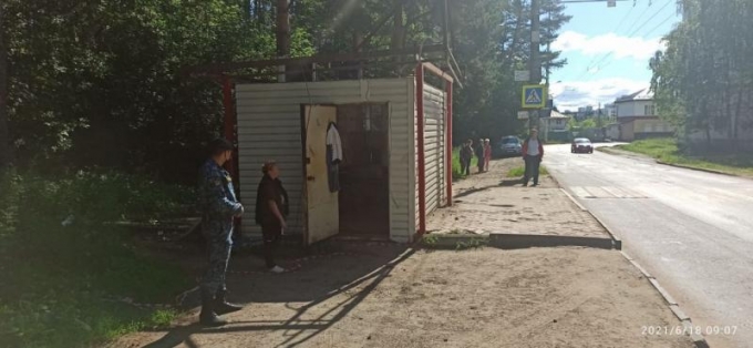 Незаконно торговавший спиртосодержащей продукцией ларек на улице Фруктовой в Ижевске снесут 