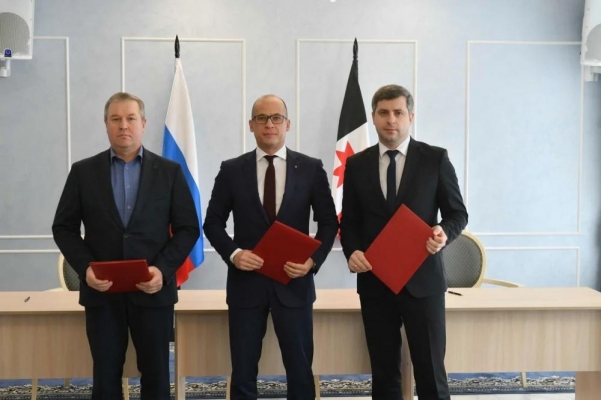 Глава Удмуртии подписал соглашения с инвесторами Шарканского и Ярского районов