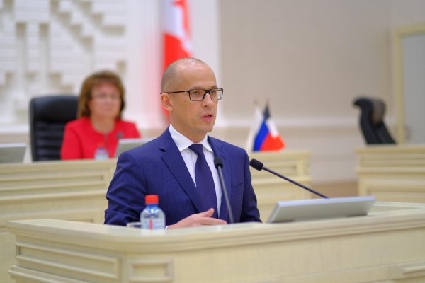 Александр Бречалов выступил с докладом «О положении в Удмуртской Республике» на сессии Госсовета