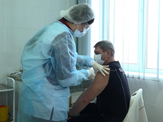 Массовую вакцинацию от коронавируса в Удмуртии планируют завершить до майских праздников