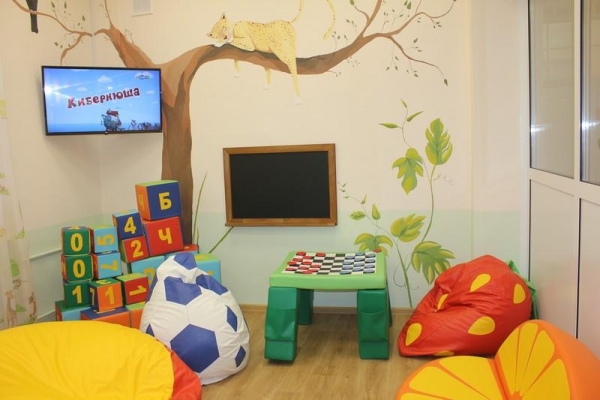 В детских больницах Удмуртии появится новое оборудование и игровые комнаты