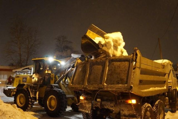 Более 300 тысяч кубометров снега вывезли с улиц Ижевска с начала зимы
