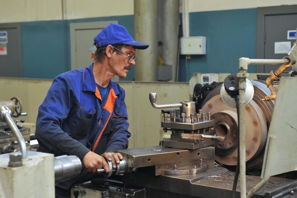 За ноябрь объем промышленного производства в Удмуртии сократился на 23,5%
