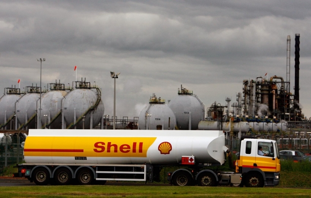 Компания Shell начала выводить сотрудников из совместных проектов с «Газпромом»