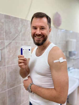 Первый вице-премьер Удмуртии Константин Сунцов сделал прививку от коронавируса