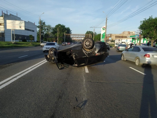 Молодая женщина-водитель устроила двойное ДТП в Ижевске  