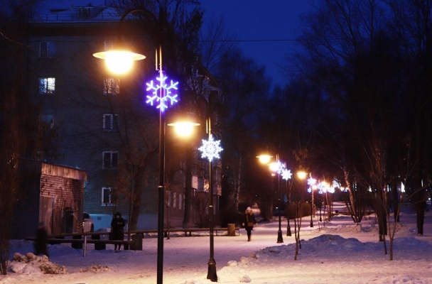 В Ижевске приступили к новогоднему оформлению улиц
