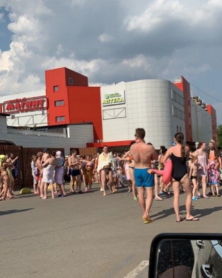 В Ижевске эвакуировали посетителей сразу нескольких торговых центров