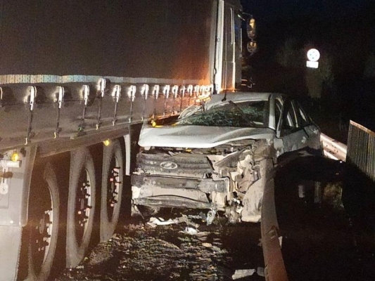 Двое взрослых и годовалая девочка получили травмы в ДТП с грузовиком в Удмуртии