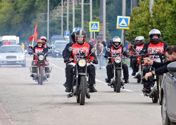 Мотопробег на легендарных мотоциклах ИЖ стартовал в Ижевске