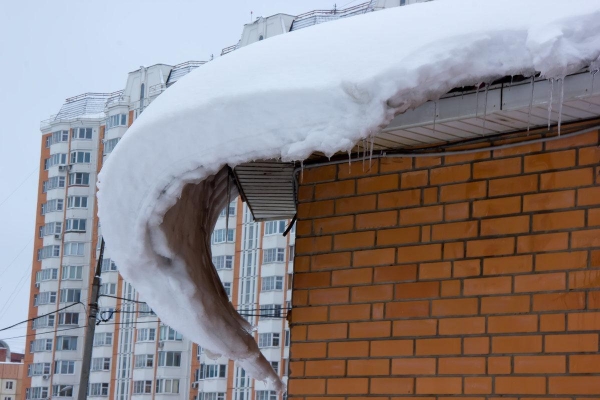 За несвоевременную уборку снега управляющую компанию оштрафовали в Ижевске