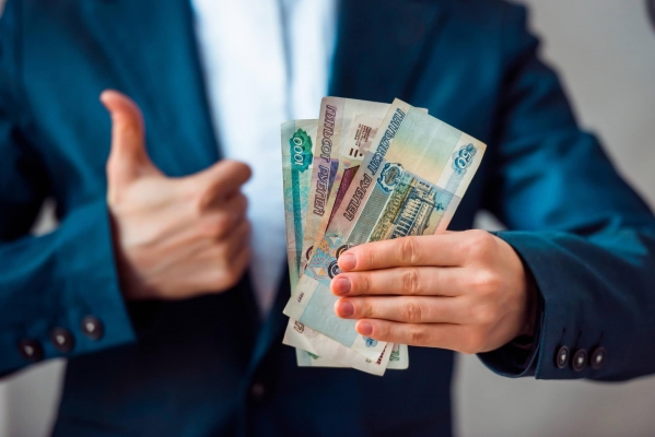 Директору предприятия в Удмуртии назначили штраф 10 тысяч рублей за невыплату работникам зарплаты 
