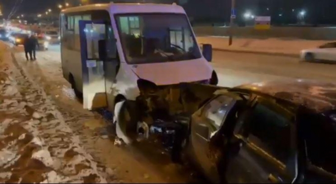 Пьяный водитель устроил массовое ДТП на долгом мосту в Ижевске