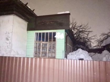 В Сарапуле женщину насмерть придавило снегом с крыши