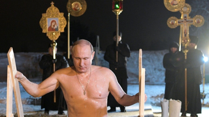 Владимир Путин принял участие в Крещенских купаниях