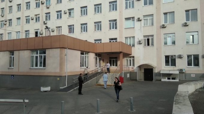 Пострадавших при падении автобуса с обрыва жителей Удмуртии доставили в 1 горбольницу Новороссийска