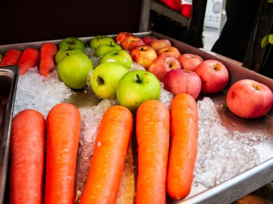 За месяц в Удмуртии более всего подорожали учебники, услуги ЖКХ, морковь и яблоки
