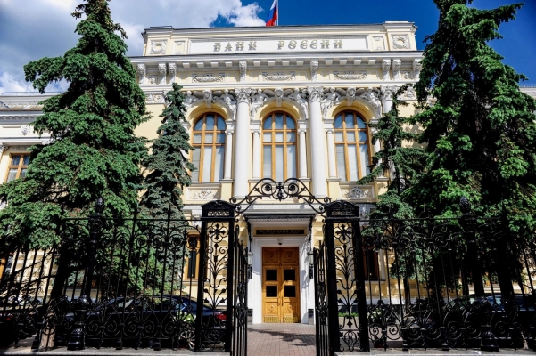 Российские банки возобновили продажу наличной валюты гражданам