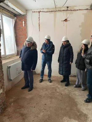 Андрей Исаев оценил ход работ по реконструкции Глазовского филиала «Адели»