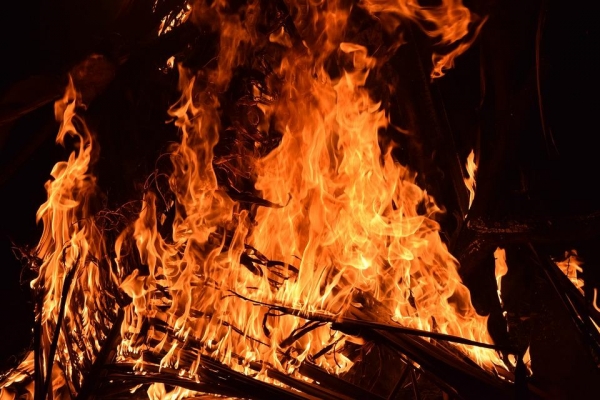 «Когда мы повернулись, он весь горел уже»: очевидец попытки самосожжения у Госсовета Удмуртии