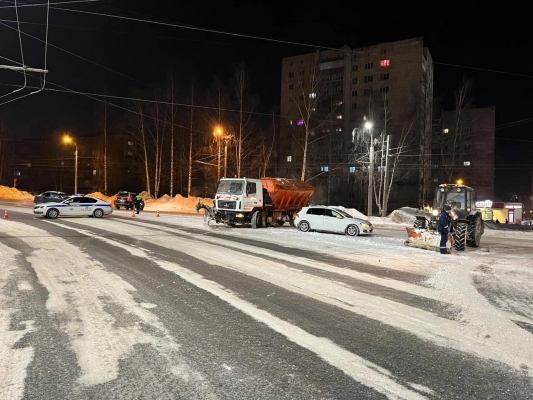 На улице Ворошилова в Ижевске произошел порыв на сетях Ижводоканала