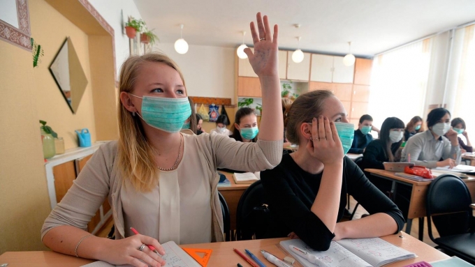 В школах Ижевска ученикам и педагогам рекомендуют носить маски