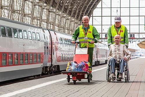 Количество маломобильных пассажиров, получивших помощь на вокзалах ГЖД, выросло на 77,5% в 2021 году
