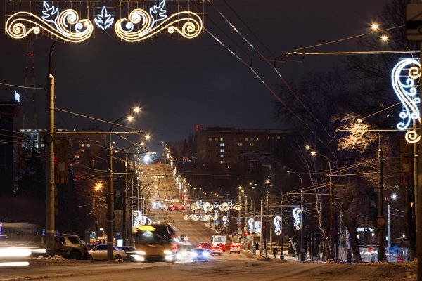 В канун Нового года улицы Ижевска украсят праздничной иллюминацией