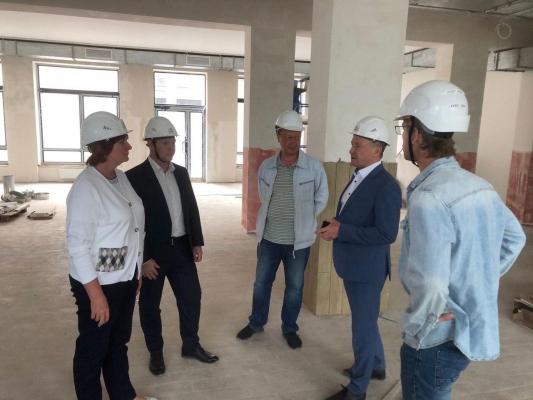 Игорь Асабин рассказал о ходе строительства школы в микрорайоне № 2