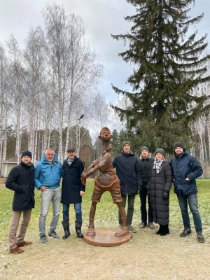 В Ижевске открыли скульптуру Теннисиста 