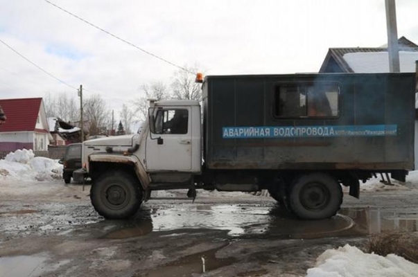Жильцы двух многоквартирных домов в Ижевске остались без воды из-за аварии на водопроводе
