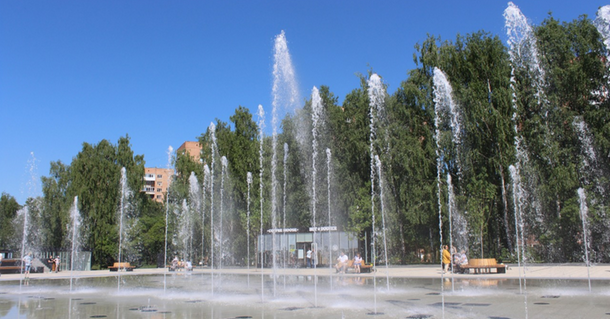 В Ижевске началось техническое обслуживание фонтанов на Центральной площади