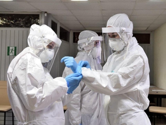 Сотрудники 10 медицинских учреждений Удмуртии получат выплаты за работу с больными коронавирусом