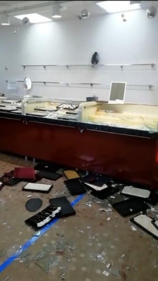 Ограбившая ювелирный магазин в Ижевске на 16 млн рублей преступная группа предстанет перед судом