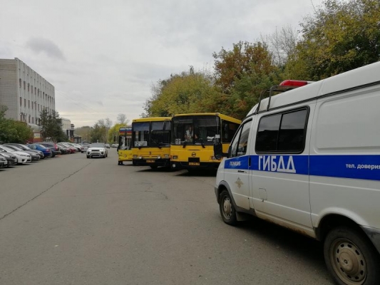 Сотрудники ГИБДД выявили нарушения при проверке общественного транспорта в Ижевске