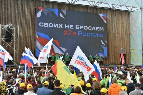 В Ижевске прошел митинг-концерт «Своих не бросаем»