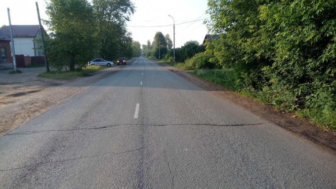 Водитель сбил ребенка-велосипедиста на тротуаре в Воткинске и скрылся с места ДТП  