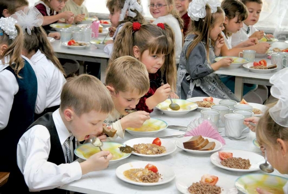 Более 1 млрд рублей направят на бесплатное питание школьников Удмуртии в 2021 году